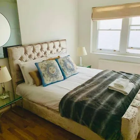2 Bedroom Flat In Diplomatic Enclave In Kensington London Exterior photo