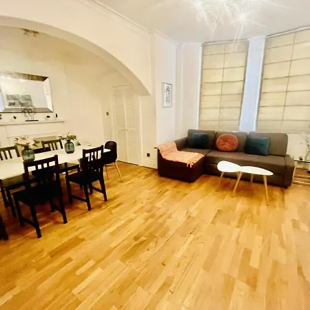 2 Bedroom Flat In Diplomatic Enclave In Kensington London Exterior photo